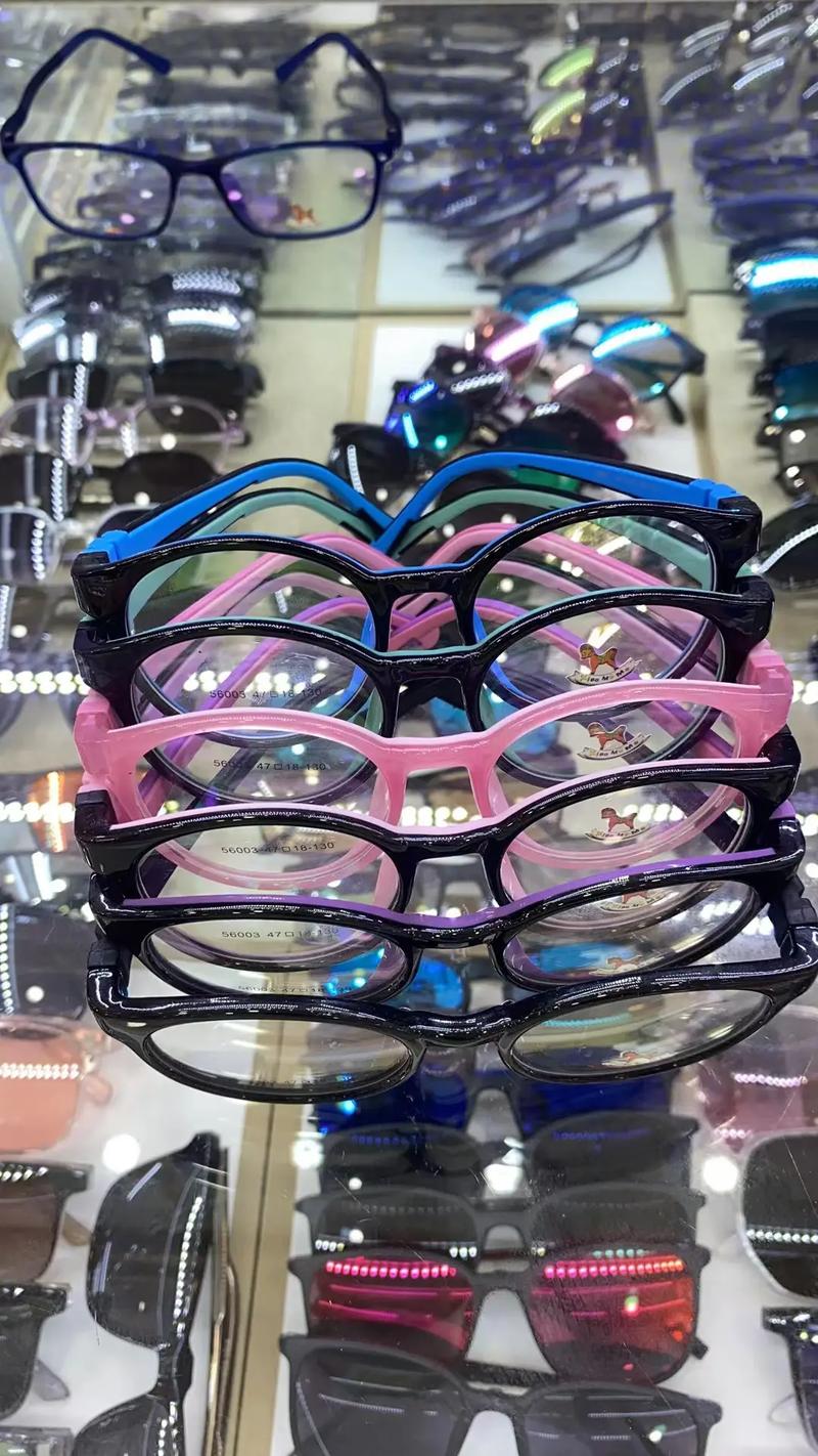 小木马儿童软硅胶镜架吸盘 守护孩子清晰视界，呵护童年探索乐趣